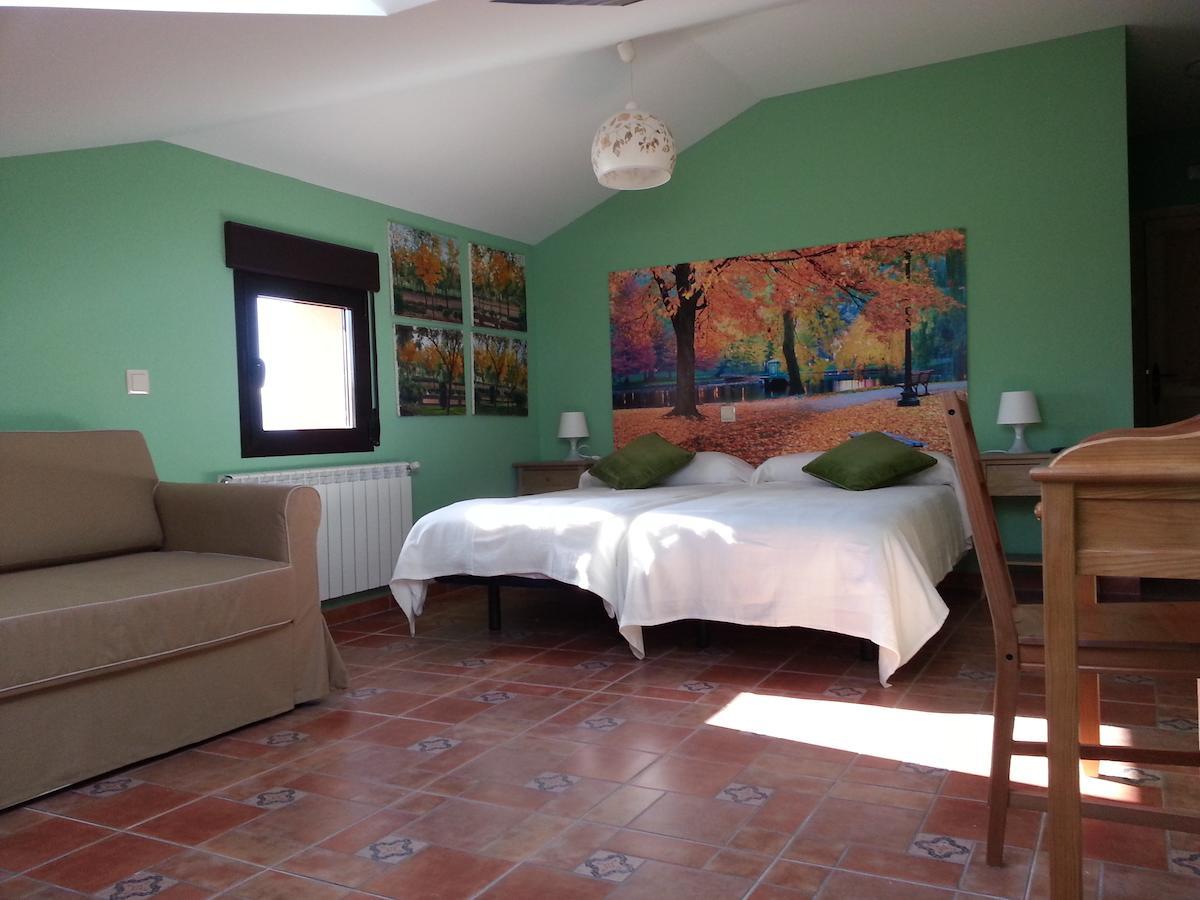 Hotel Rural La Casa Del Tio Telesforo Trescasas Pokoj fotografie