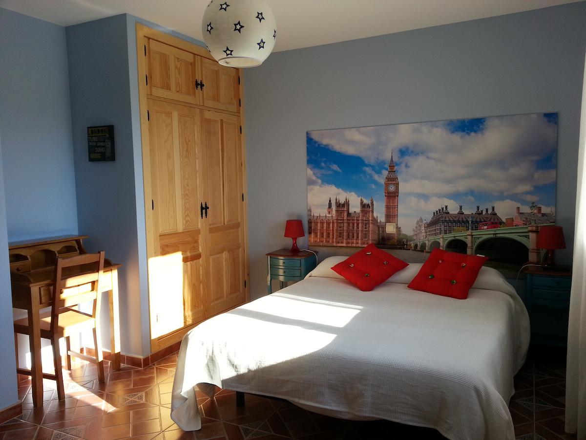 Hotel Rural La Casa Del Tio Telesforo Trescasas Pokoj fotografie